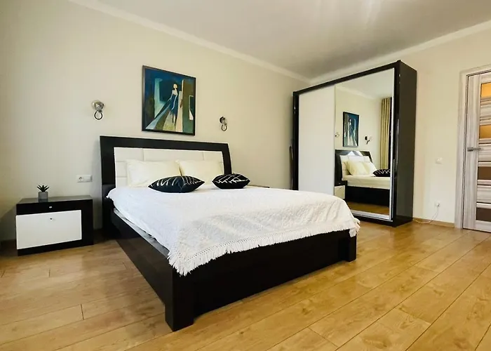 Saint Teodor Square Апартаменти Львів